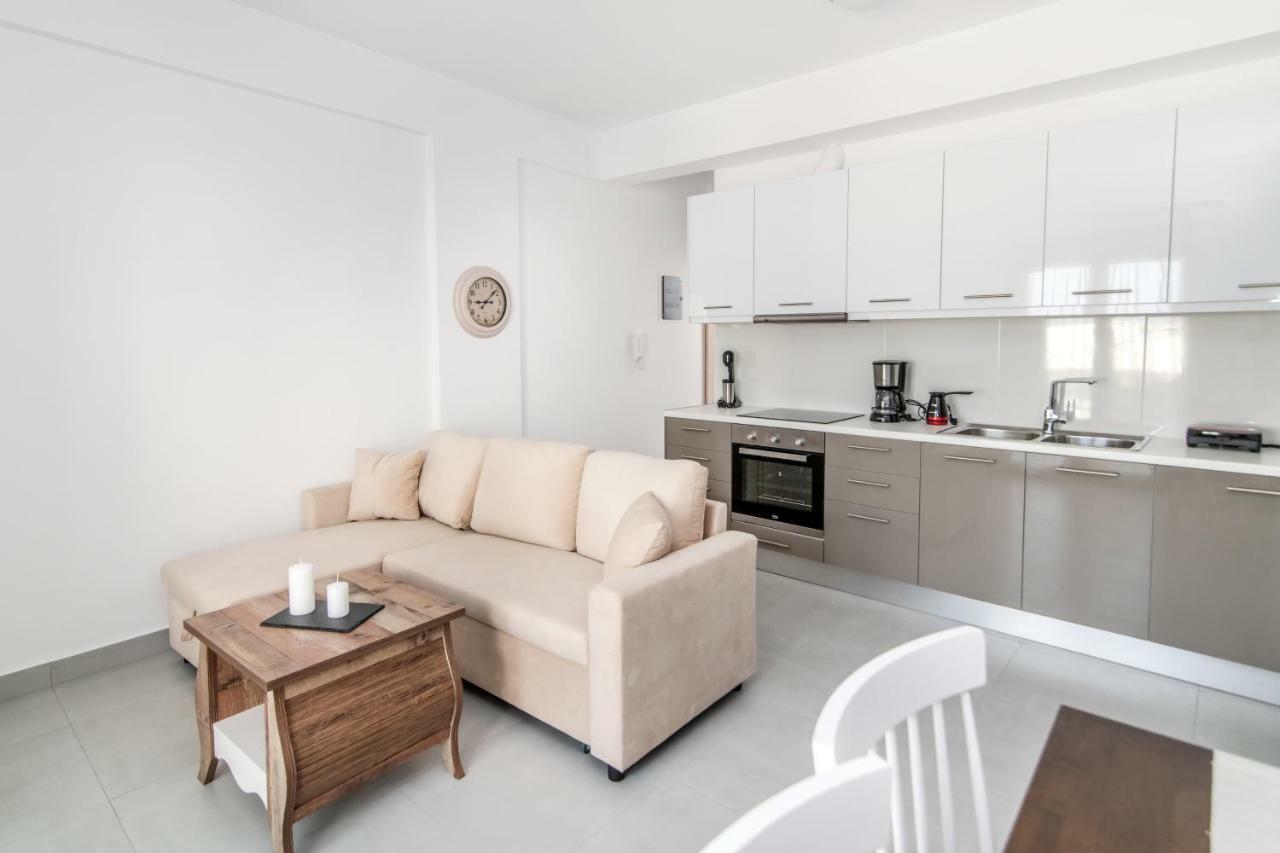 Lux 'N Comfort Apartments Tinos ภายนอก รูปภาพ