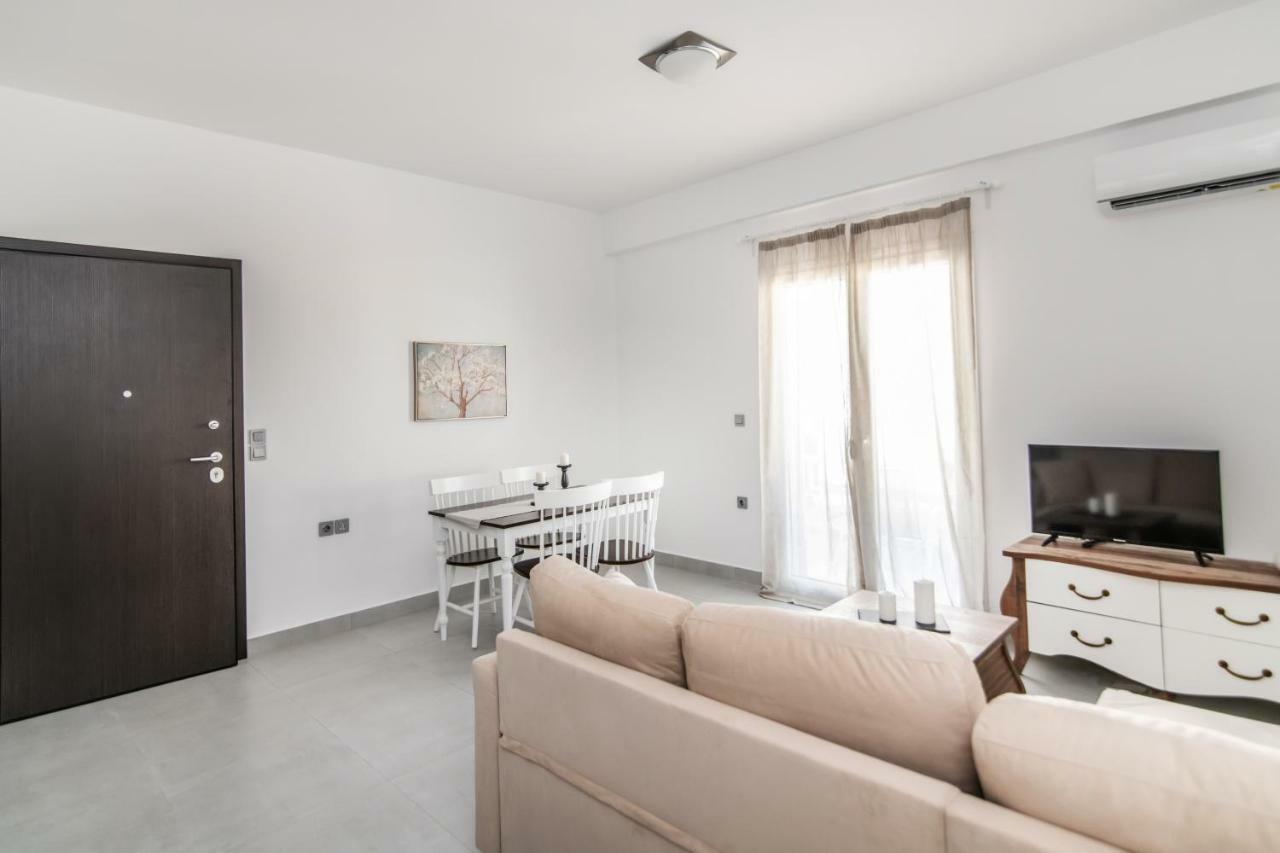 Lux 'N Comfort Apartments Tinos ภายนอก รูปภาพ